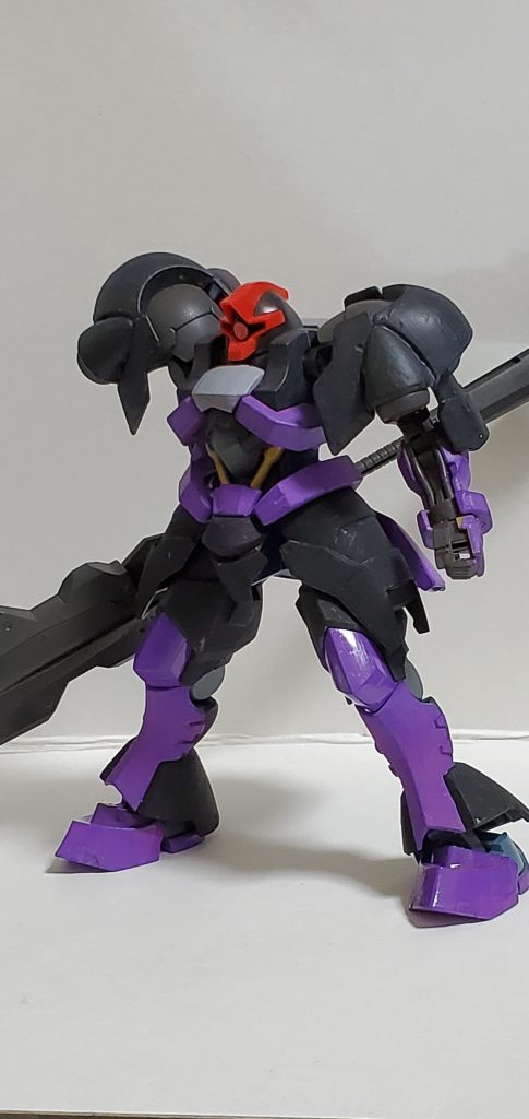 ややスリムなドムですね。