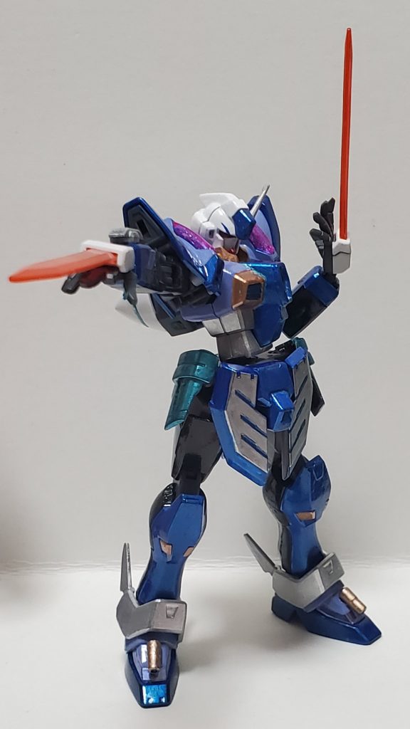腕部ブレードはビルドバーニングの手の甲に差し込んであります。
某ダンボールの機体から拝借しました。
GNサーベルの発展型です。