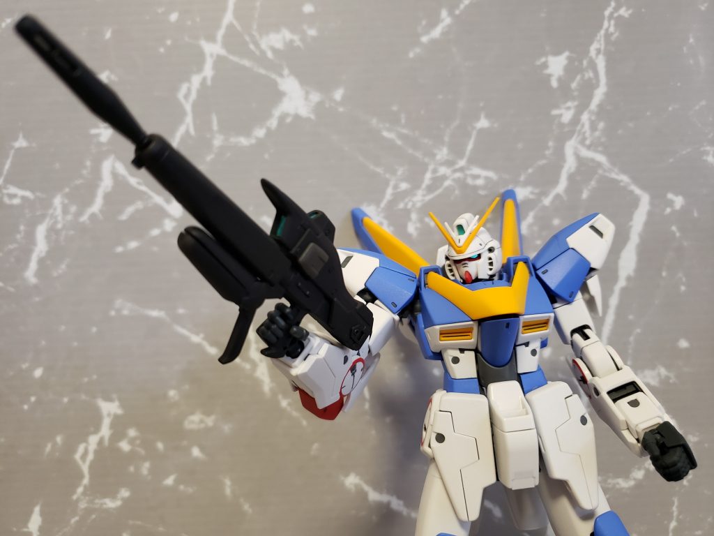 ビームライフルは製形色だとブラウン調だったので、艶消しブラックで染め上げました。