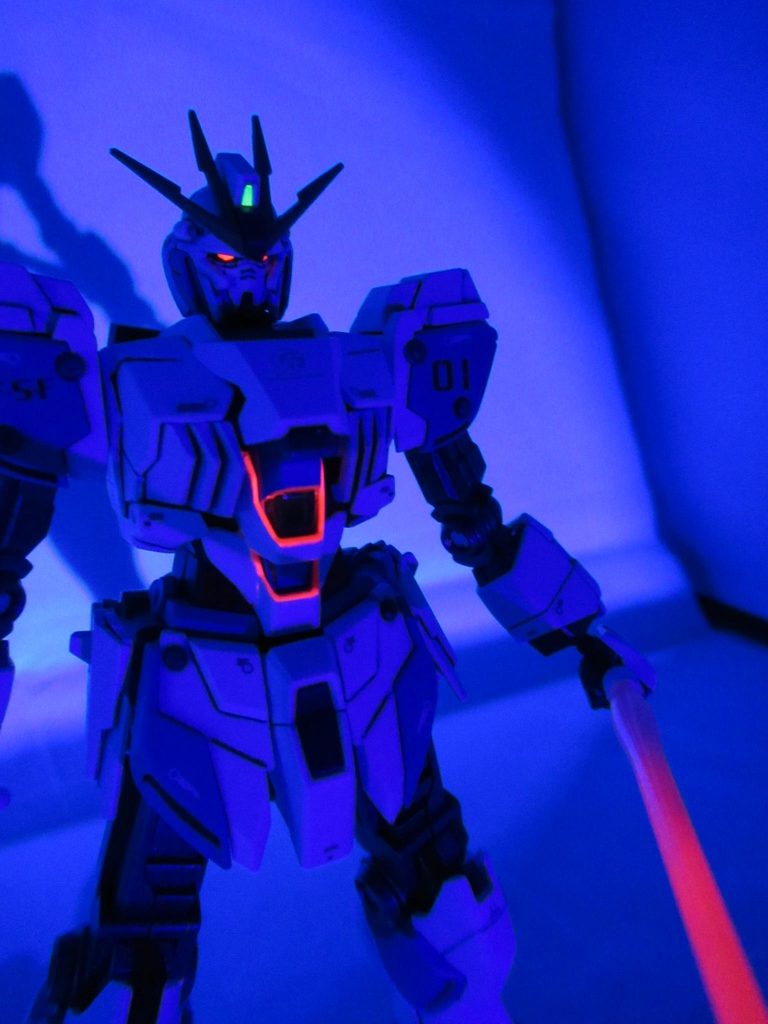 ブラックライトを当てるといい感じに悪そう