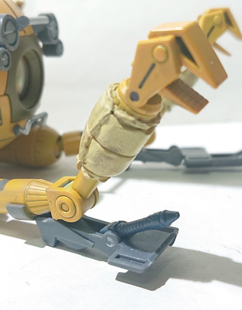 右下部サブアームはレーザートーチがついていて溶接などをできる感じにしてあります