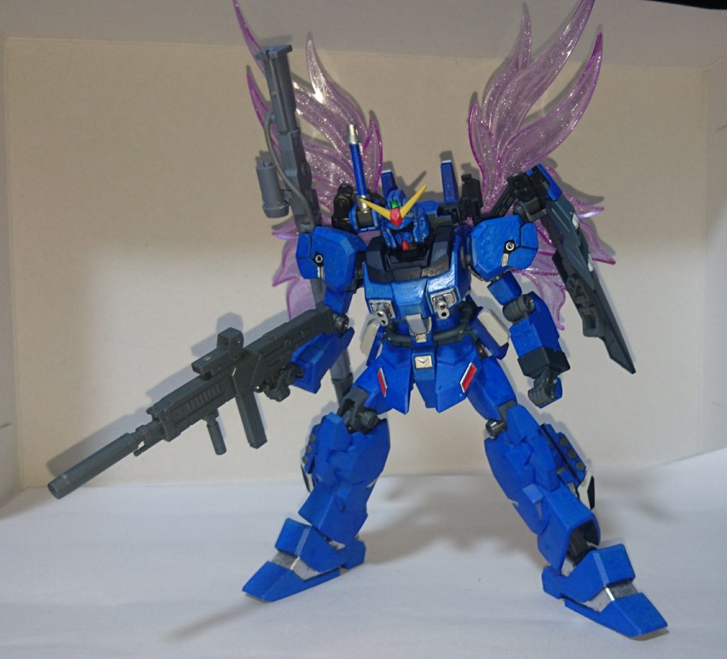 「このEXAMが裁くのは……ニュータイプではない!悪を裁くのだ!!」
エフェクトパーツの向きを変えれば、また違った雰囲気が出るので、ポーズ撮りが映えますね。
…他のエフェクトパーツを付けれるようにしておこうかしら?