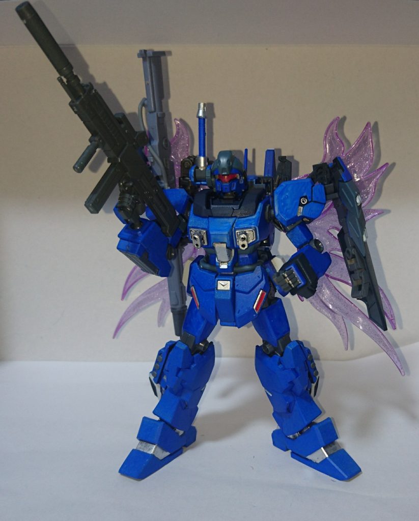 頭部をジェスタに変更すれば、1号機のようになることも出来ます。
ついでにカメラアイを赤くしたので、暴走状態みたいに映りますね。
という感じに改めて作ってみましたが、いかがだったでしょうか?