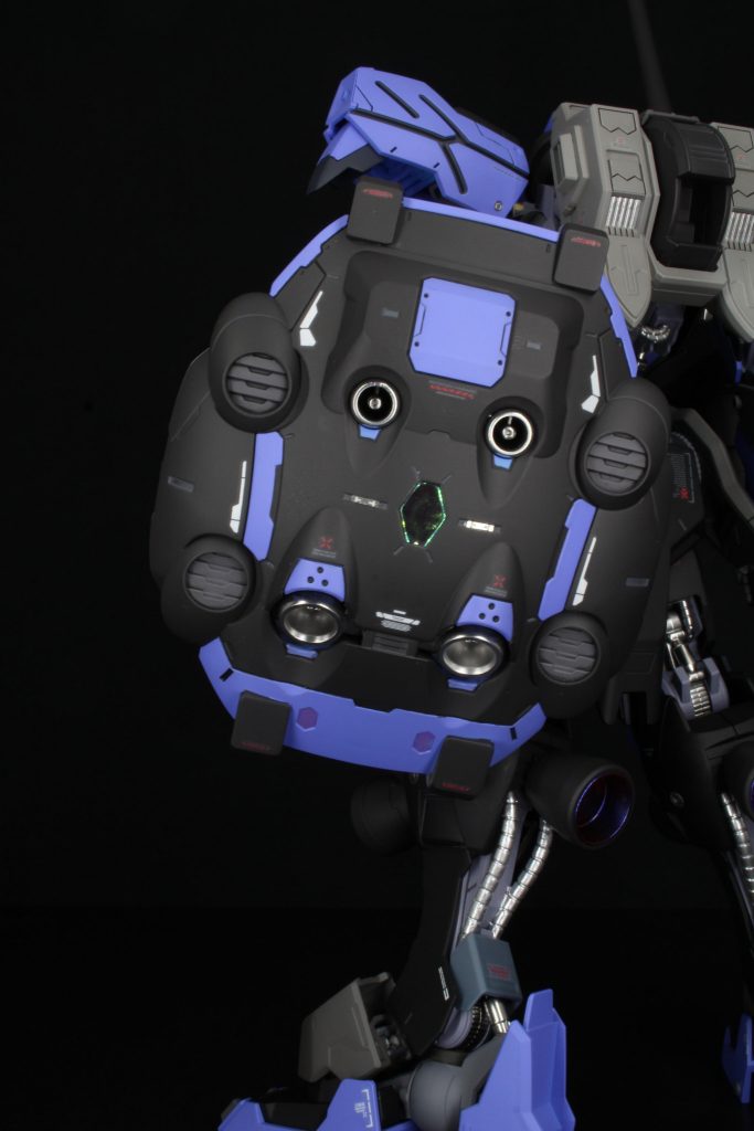 シールドは塗り分け、デカールを多めにして少し派手になるように仕上げました！