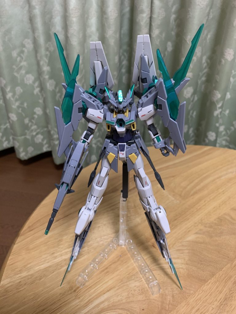 正面からです。本体にも、頭部を中心に若干塗装しました。