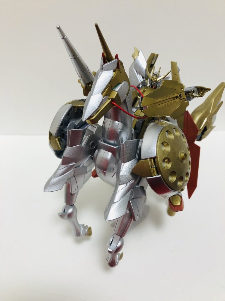 シルバーホースにもちゃんと乗れます。