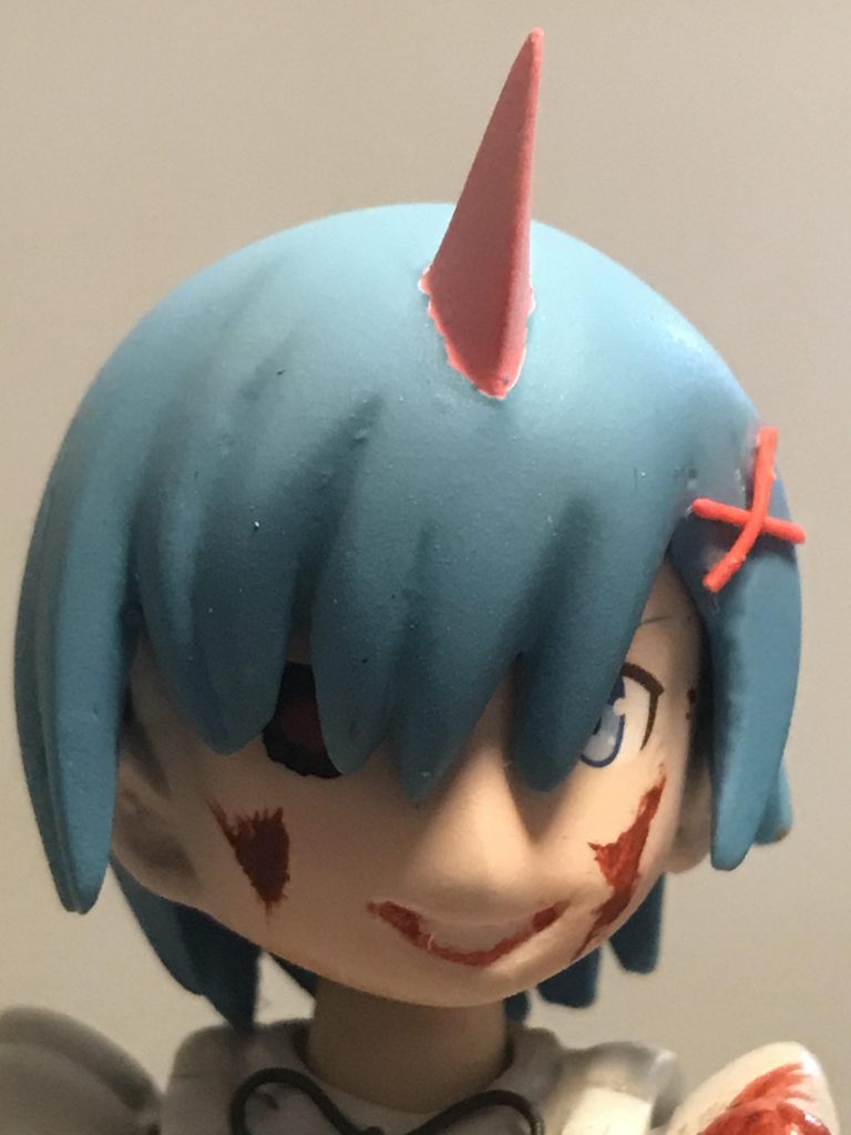 髪で隠れて分かりづらいですが、右眼を黒と赤でやりました。
左眼はフレームアームズガールから拝借。