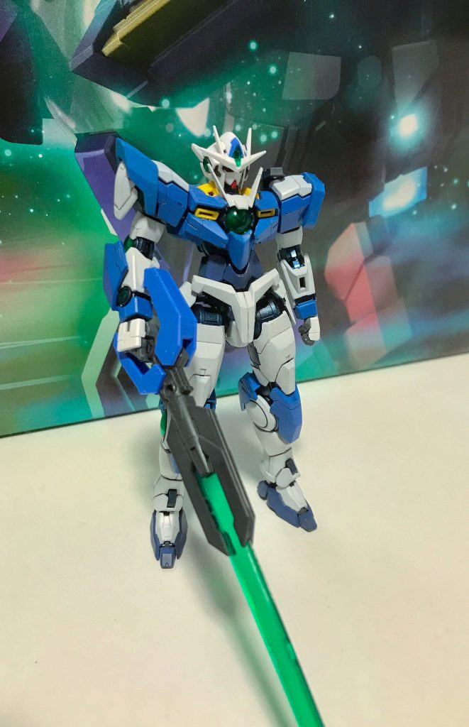 ホワイト系はグレーサフの上からクールホワイトとニュートラルグレー4を少し。
大部分のブルー系はグレーサフの上からスージーブルー+コバルトブルー+モンザレッド少し。
元赤色部分は黒サフの上からコバルトブルー。
初めて買ったスージーブルーが案外他のブルー系とは違うのか、
なんども塗り直してこんな青に落ち着きました。