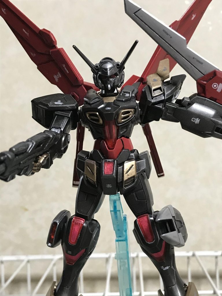 左腕の翼は ガンダムエクシアのGNソードと同じ ソードに しました。
