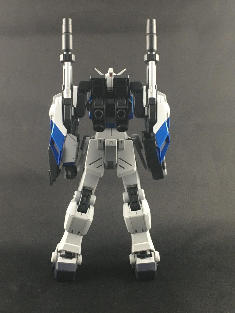 背部キャノンは途中から切り飛ばし、30MMの武器オプションのものを接着
可動アームに取り付け、更に脚部ブースターをよこに接着してます