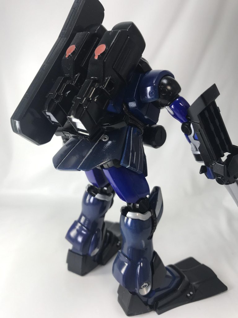 バックショットです。猫背。