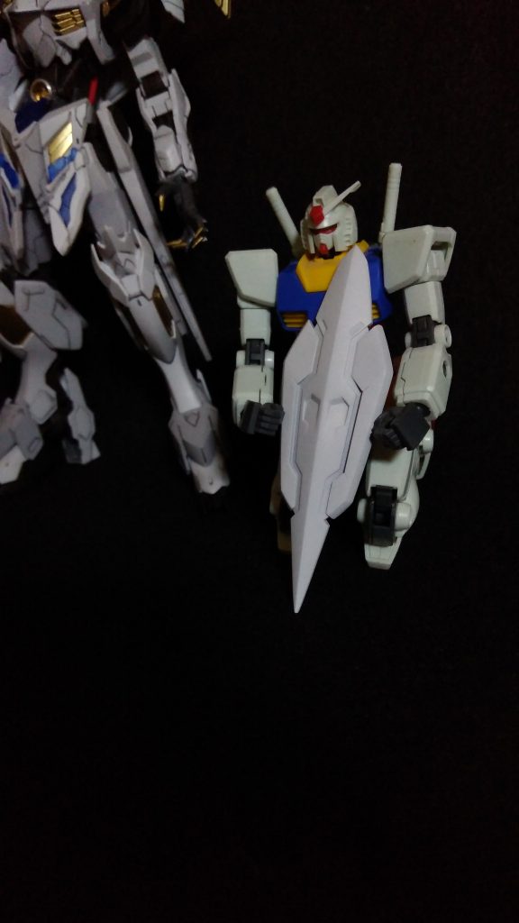 元ネタ寄りの盾を作ろうとしましたが時間切れ。
後日リベンジしたいところ。