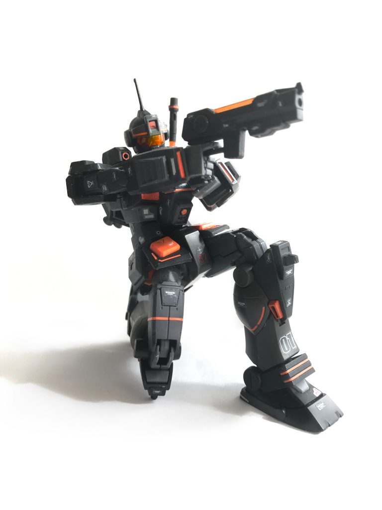 オーガンダムのビームガンを刻んで、ビームスプレーガンの持ち手をくっつけたお手軽ハンドガン？です。
ハンドガンの割にでかいですが、これくらいの方が取り回しの良さと威力のバランスが良さそうだなーとか。