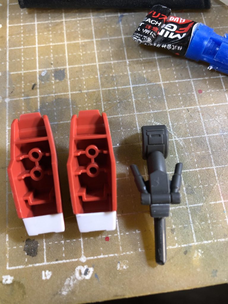 胴体部の延長とカカト部の蓋です