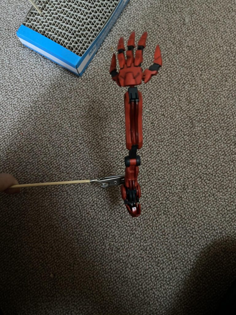 最近部分塗装等の加工を行うようになったので手の部分塗装に8時間くらいかかりました笑