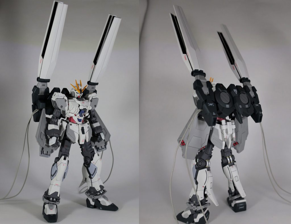 関節フレームはメカサフ、白の外装はニュートラルグレーで塗装しました。