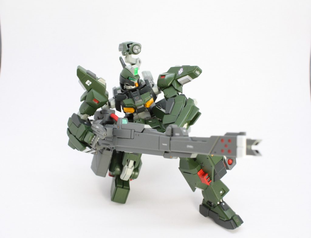 片膝立てての遠距離射撃
この構図が最初に浮かび制作を開始しました。