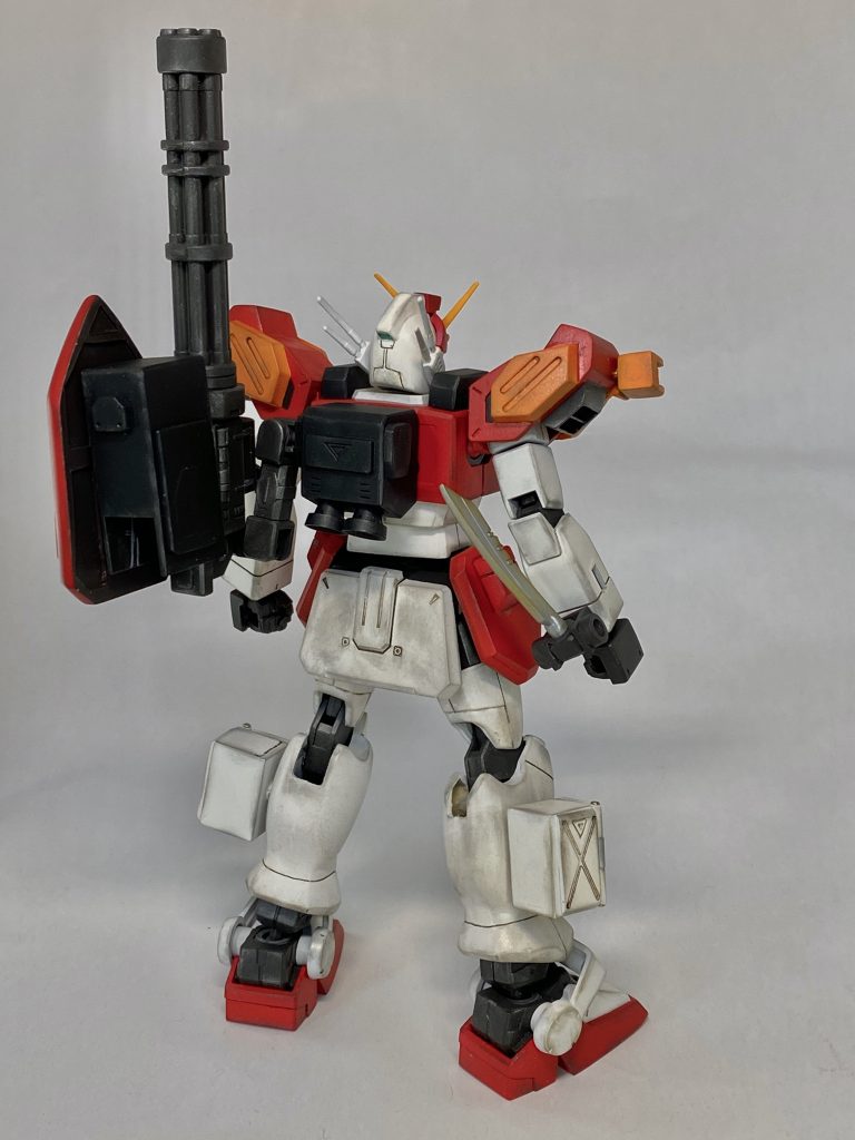 リア
ビームガトリングを背負うジョイントは30MMやパワードアームズパワーダー等を組み合わせて作りました。