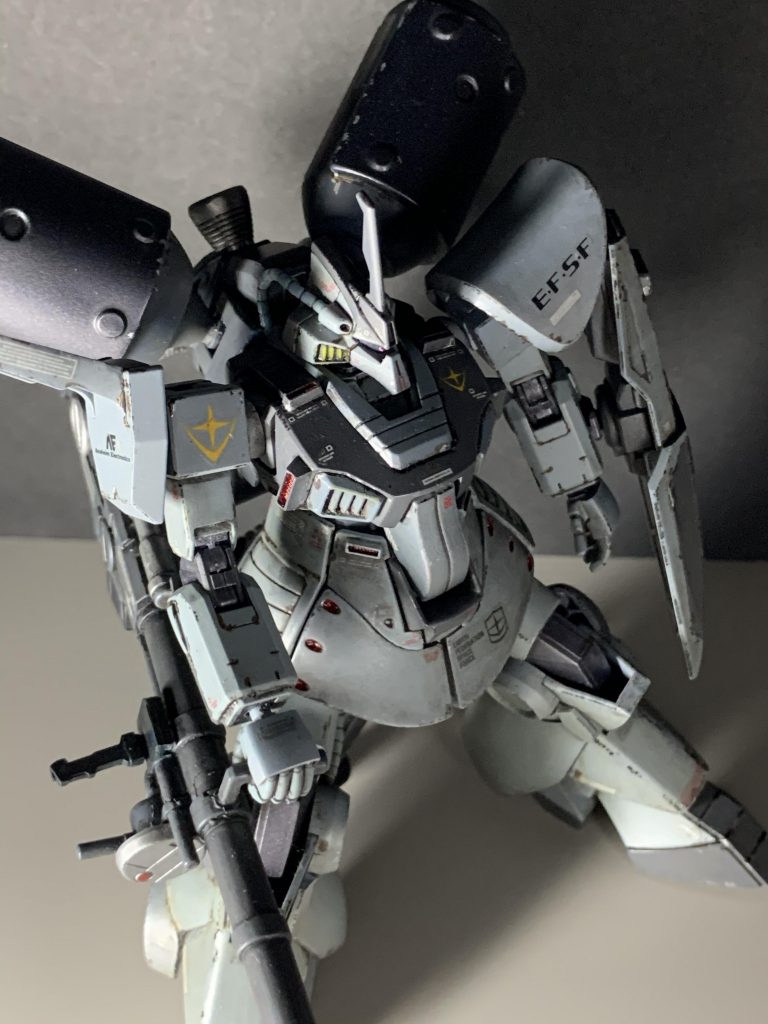 グレーも2色で塗り分けたんだけど
いまいち分からんね 近くで写すと荒いな〜