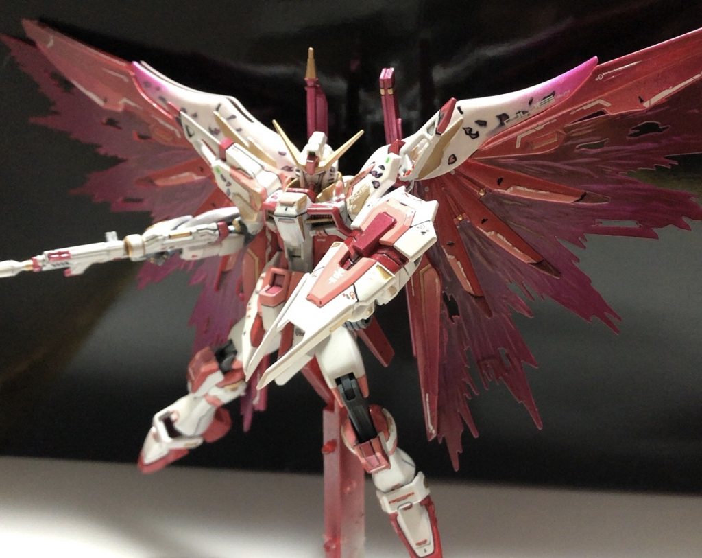 シールドを少し改造しています！我ながらいい感じにできたと思います！