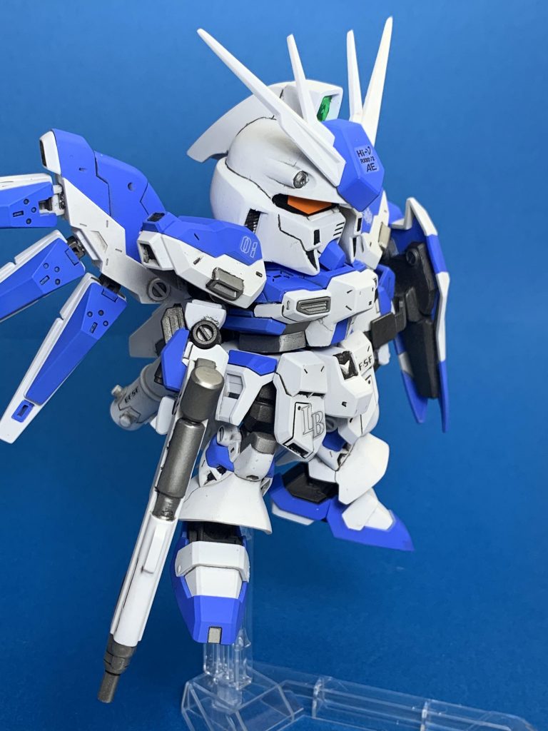 右側から。

塗装後、右頬の部分が破損してしまったが、補修して取り直しました。