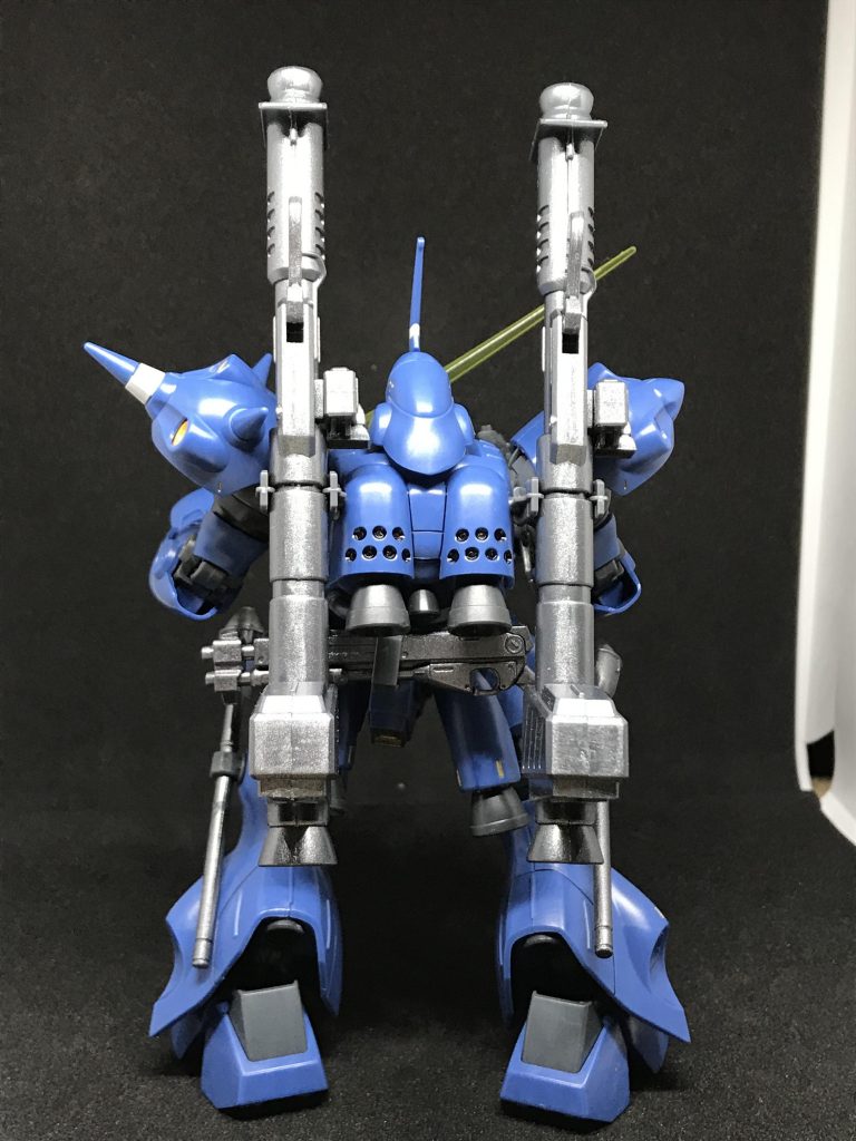 後ろの武装のもりもり感はすごい