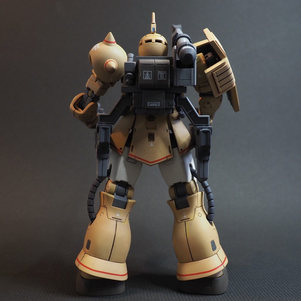 リアも手抜かりがありません。脹脛の排熱口を新設しましたが、苦労の割には今ひとつ目立たちませんでした。