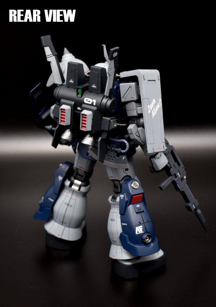 背面
ハイザックのバックパックを高機動型ザクのシルエットへ寄せています。
脚部の追加スラスターはF2000とハイザックのミキシングです。