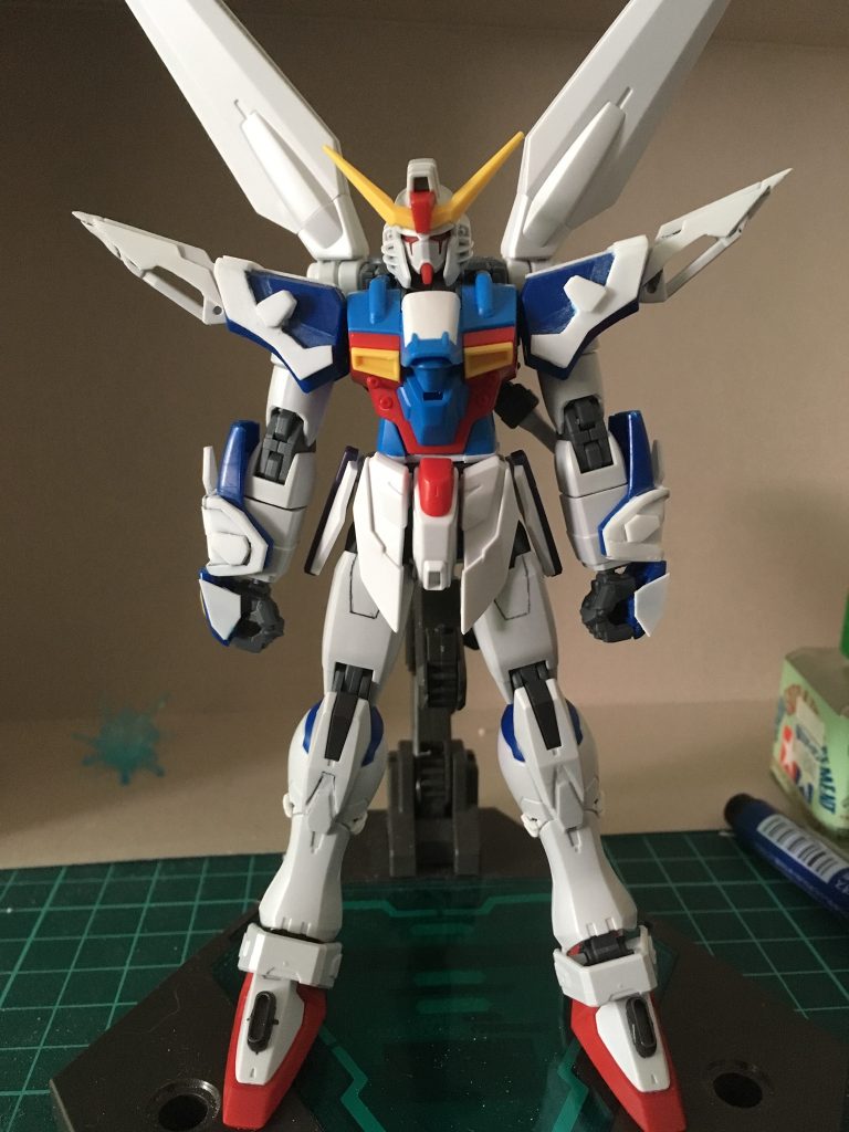 塗装前です。
このときハイパーZガンダム炎カスタムキットが手元に無かったため頭部はデスティニーそのままでした。