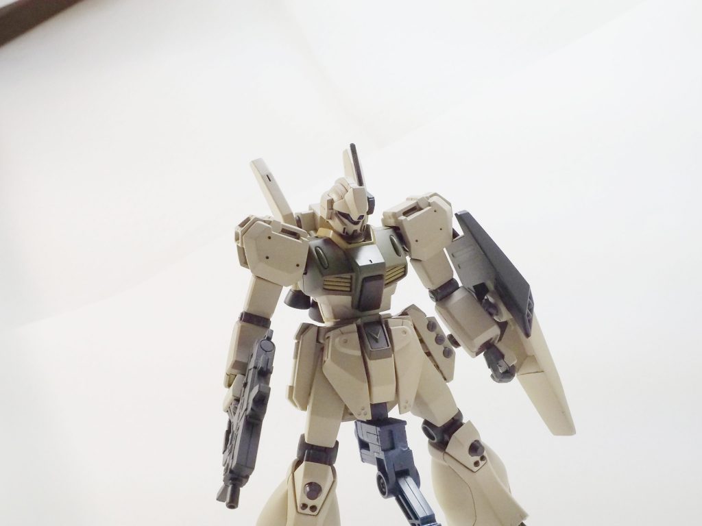 ハイジャンプや降下、ダッシュ時にはバックパックのスラスター(耳みたいなやつ)が展開する設定です