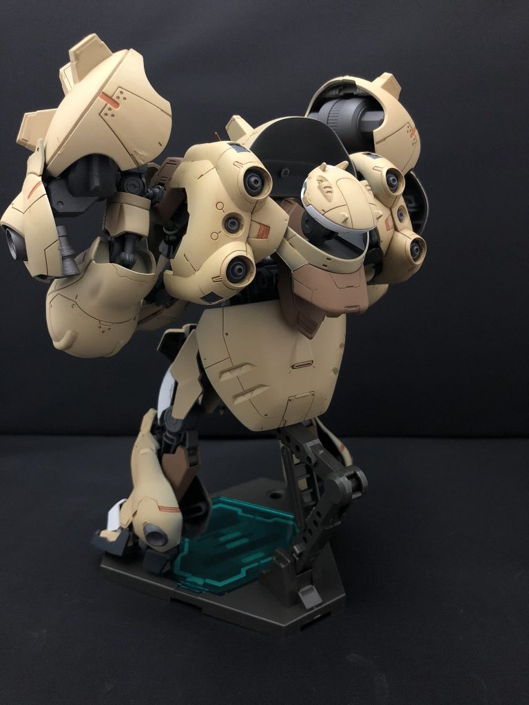 バックショット
後ろへ移行した頭部はレドームの様な役割となっていますw