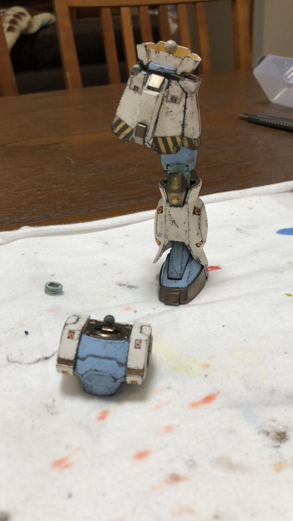 スカート下端やバーニア部はシールをそのままに汚しをかけてます。なかなかまとまったのではないかと思います。