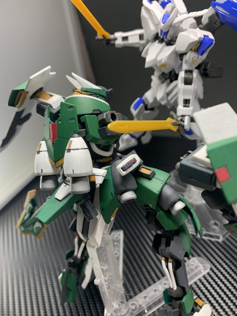 マクギリス「カルタ…私への憎しみを、怒りを、ぶつけて来るといい!!」
カルタ「くぅっっっ!!」