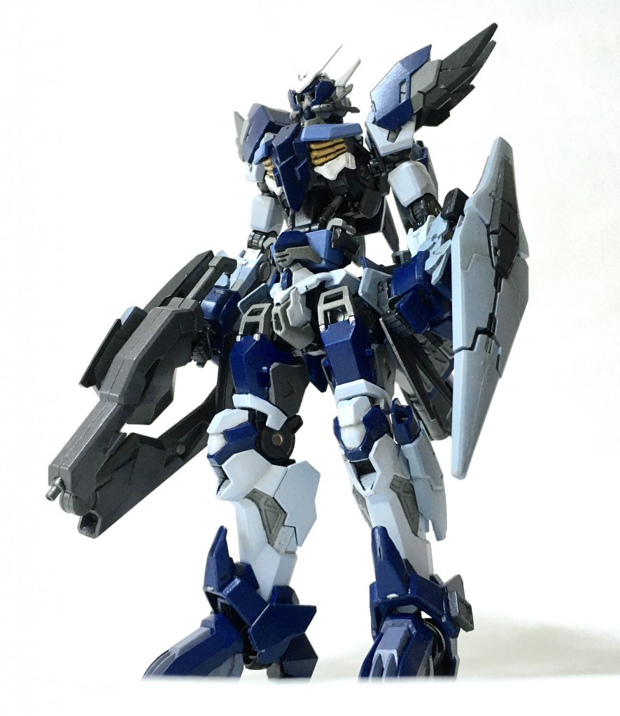 上陸してからは、折り畳み式の銃と剣が一体化したベイオネット・ライフルが主兵装となる。