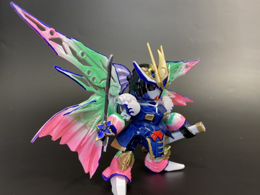 蝶をモチーフなので羽を。