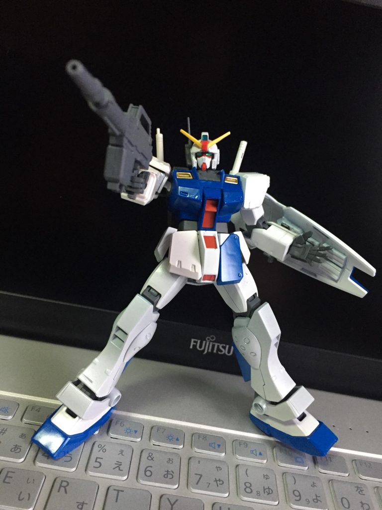 ビームライフルはサンダーボルトジムのビームガンを延長し、ビームライフル風に。