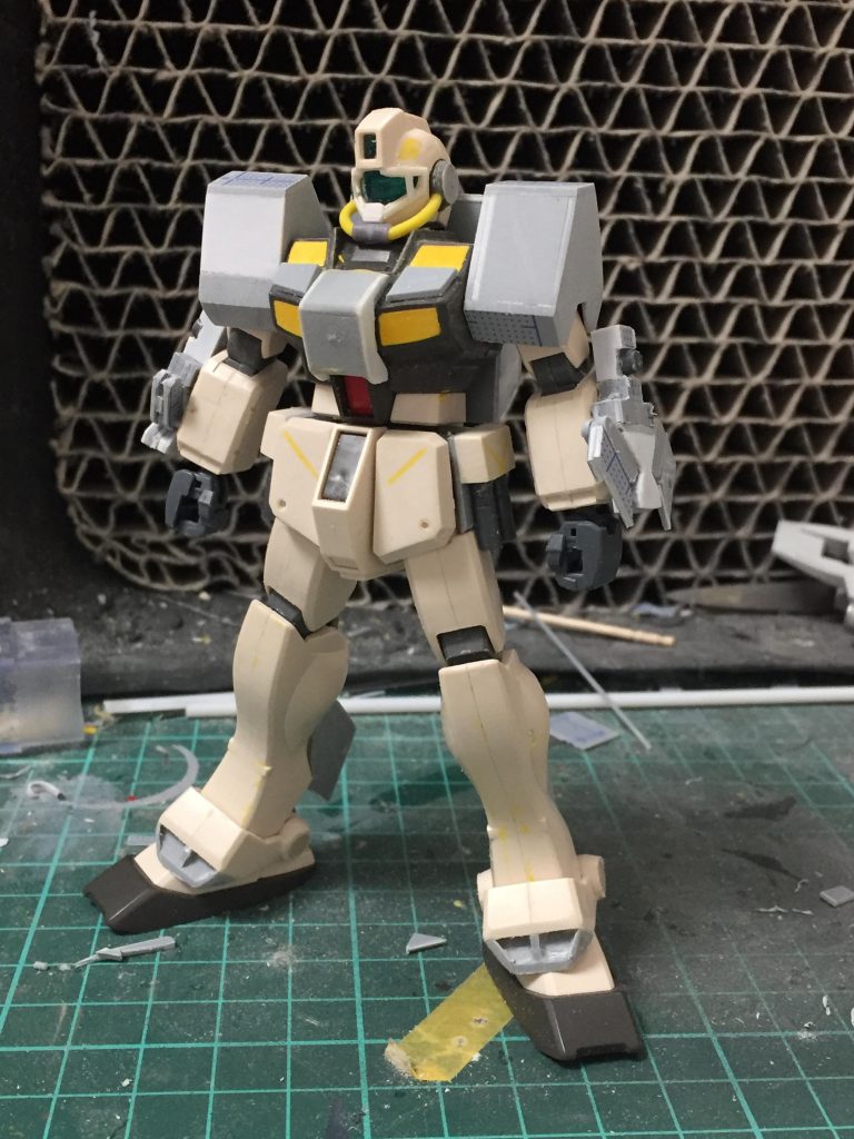 レシピも何も無いので簡単に紹介
(`・ω・´)
ベース・ジム・コマンド
他・プラ板 プラ棒 エポパテポリパテ ビルドナックル角 ボルアム 
以上( 'ω')