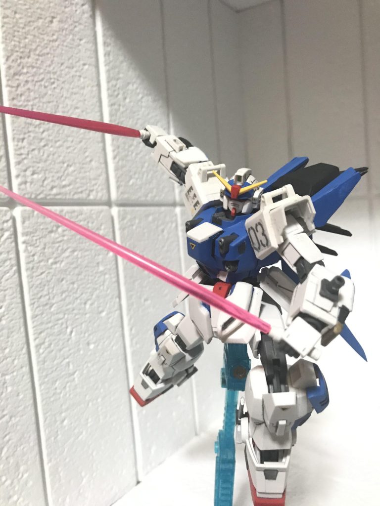 因みにSDヴェルデの肩アーマー等は外せるので、こんな風に高機動EXAM乱舞なんかも出来ます!