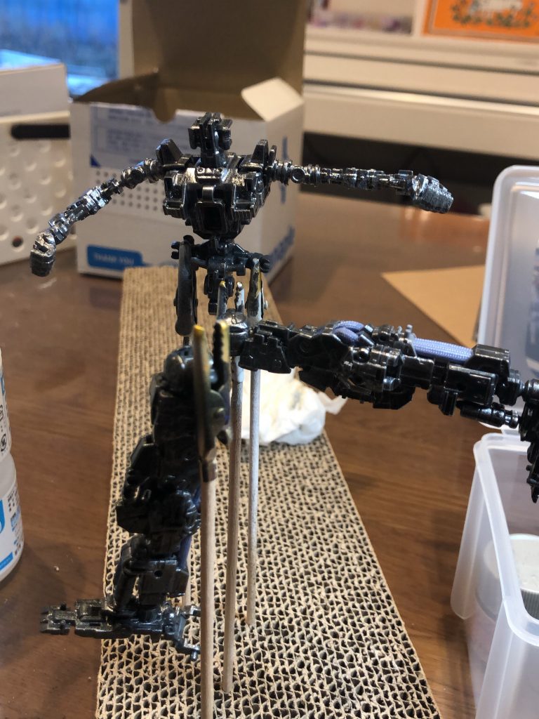 フレームはガンメタにて筆塗りです。