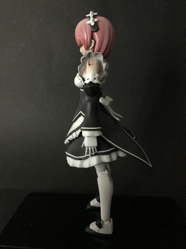 二の腕の太さは前回より若干細くできました。中にエポパテを盛って強度を上げてます。