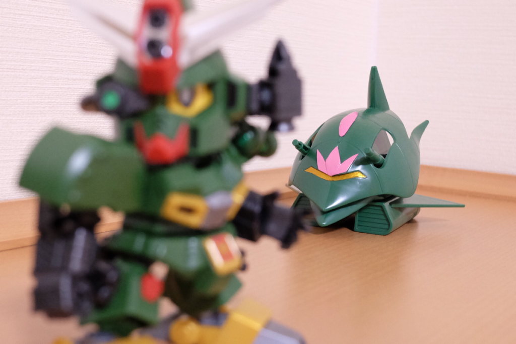 あの子:(多分関わったら面倒な人たちだわ。関わらないでおきましょう)