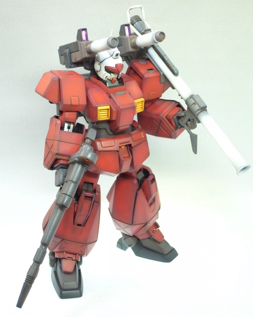 ガンキャノンのライフルとガンダムのバズーカで
重装備です。