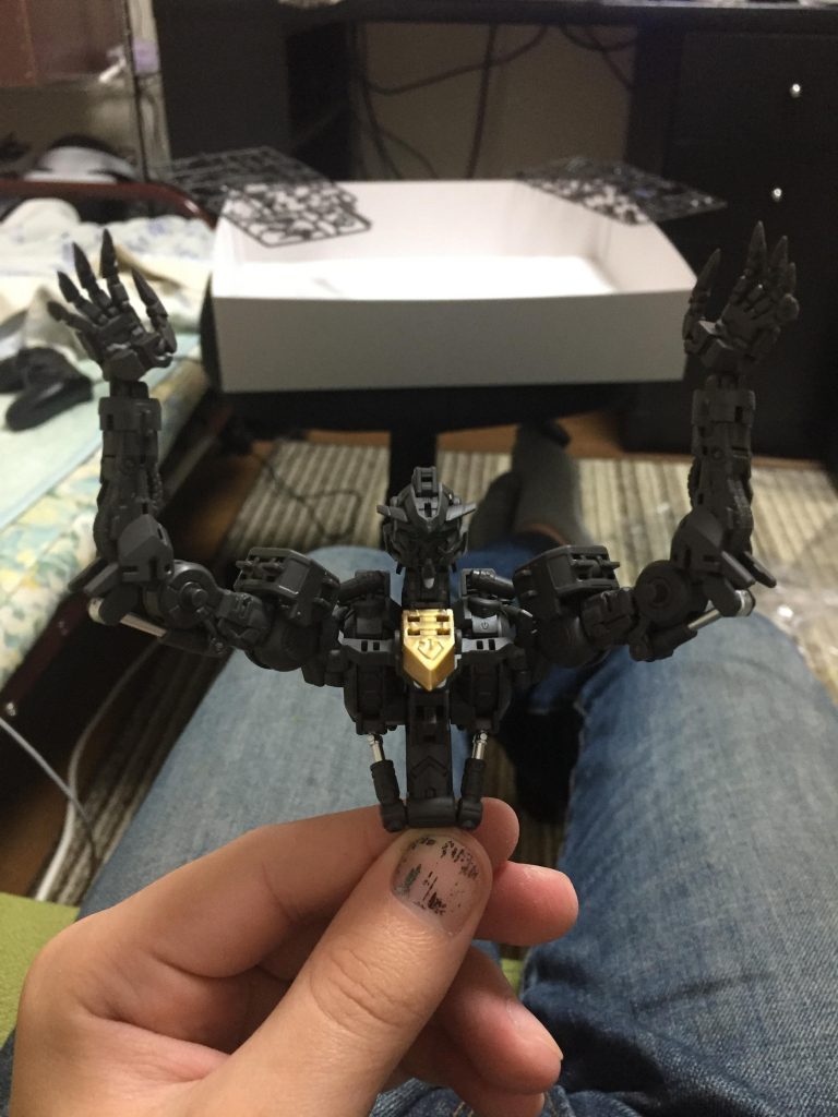 この禍々しい感じが好きです。
素組みでこれですよ…!MGバルバトスは本当に良いキットです…!!