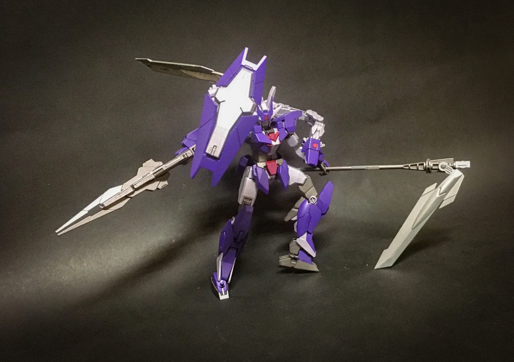 強化シールド
装甲を追加し巨大化したシールド。
防御面積が広くなっただけではなく、他の武装と同じくシュランゲに保持させる事ができる。