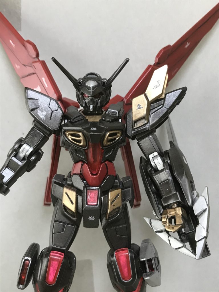 本体の塗装は メタルブラックで 塗装しました。また ゴールド塗装は クレオスのゴールドを使用しました。