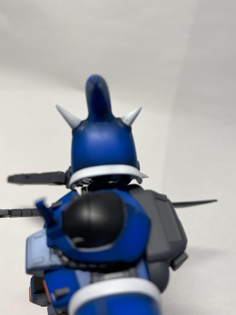 制作途中で白いトゲをなくしてしまい、プラ板で似てるものを作りましたが、難しいですね