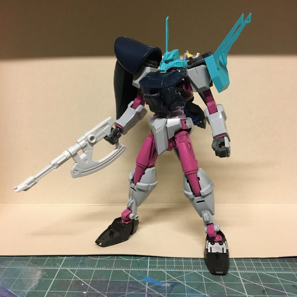 製作途中ではやはりどのようにパーツをくっ付けるか悩みましたw