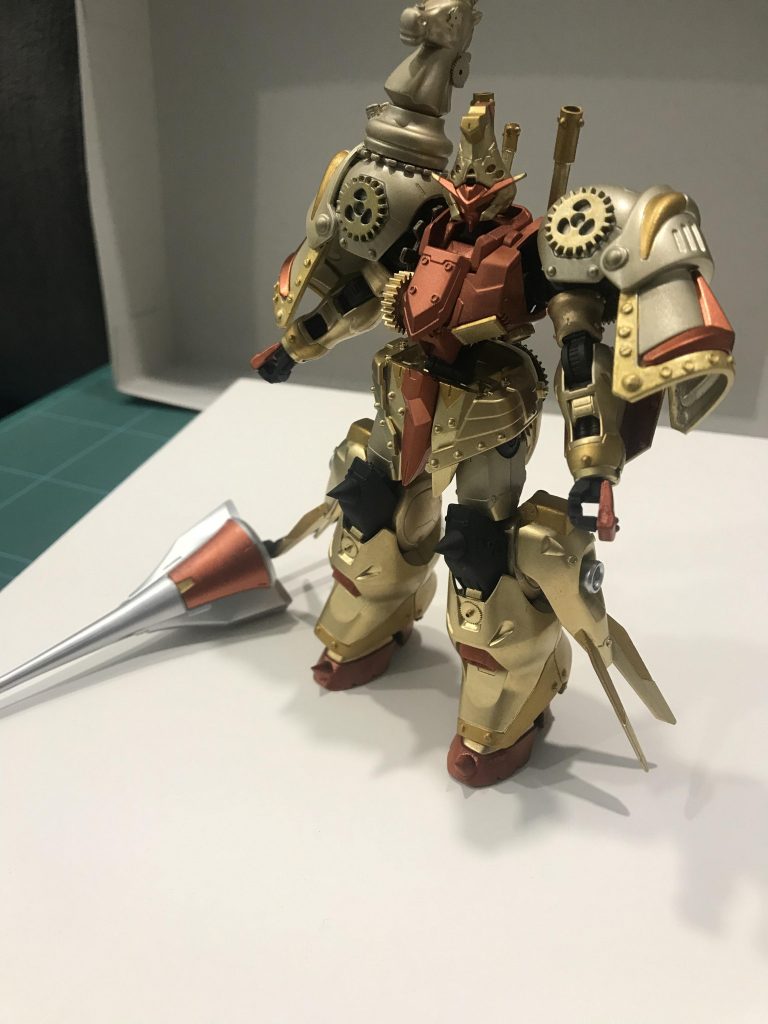 肩アーマーと腰のサイドはレジェンドBBバーサル騎士ガンダムのパーツを使いました。