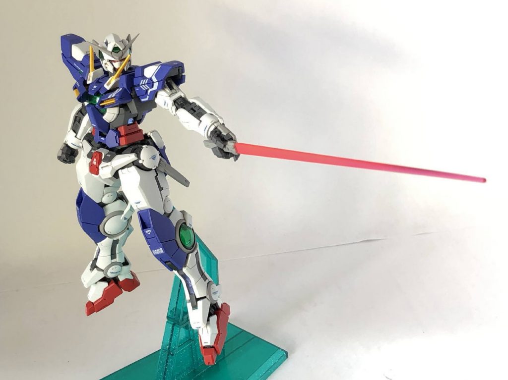 ハンドパーツはRGクロスボーンガンダムの物を使用しています。
マーキングはRGエクシア用の水転写デカールを使用して、必要なところだけキットのデカールを使いました。