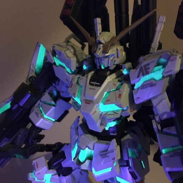 フルアーマーユニコーンガンダム サイコフレーム発光｜hisazakuさんのガンプラ作品｜GUNSTA（ガンスタ）